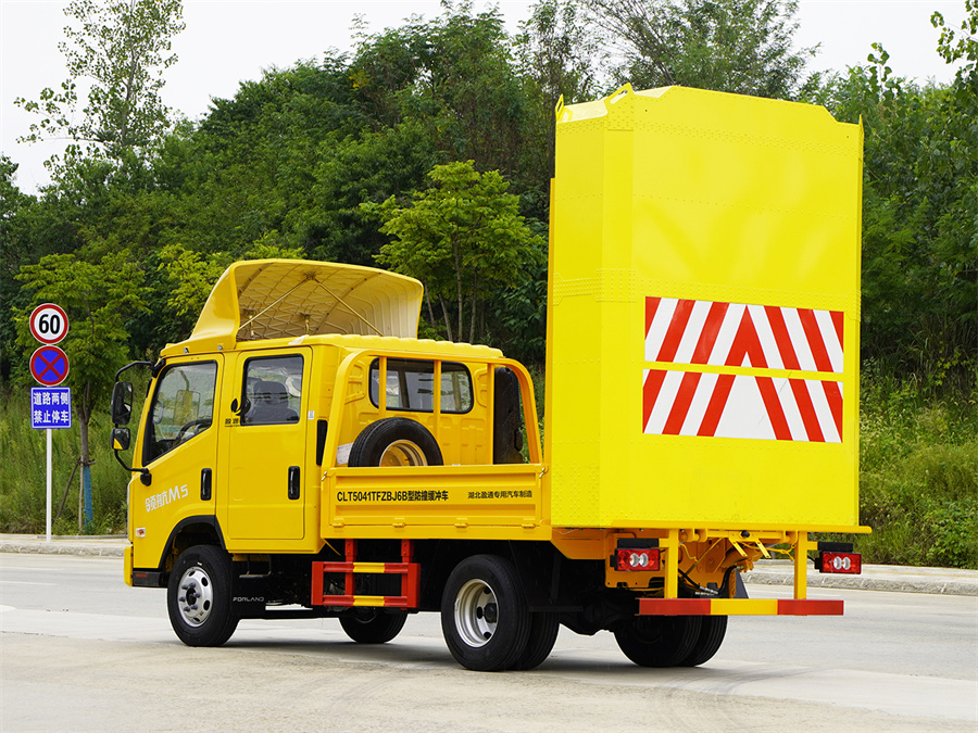 CLT5041TFZBJ6B型防撞緩沖車-福田藍(lán)牌高速公路防撞車 CLT5041TFZBJ6B型防撞緩沖車-福田藍(lán)牌高速公路防撞車