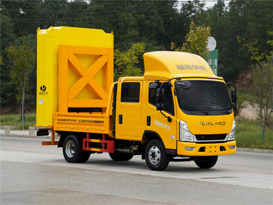 CLT5041TFZBJ6B型防撞緩沖車-福田藍(lán)牌高速公路防撞車 CLT5041TFZBJ6B型防撞緩沖車-福田藍(lán)牌高速公路防撞車