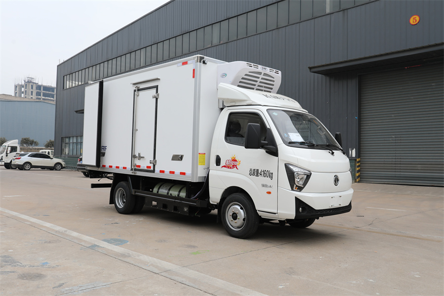 飛碟締途雙燃料冷藏車(11.3--13方) 飛碟締途雙燃料冷藏車(11.3--13方)