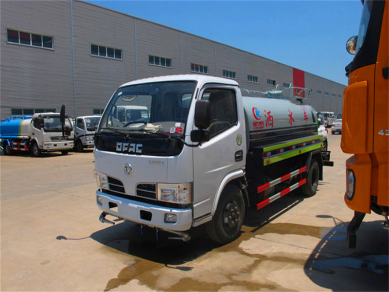 東風(fēng)5方8噸10噸15噸灑水車霧炮綠化噴灑車包上戶 東風(fēng)5方8噸10噸15噸灑水車霧炮綠化噴灑車包上戶